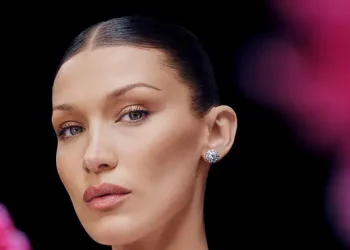Aura Berkelas Bella Hadid Sebagai Model Perhiasan Berlian Mewah