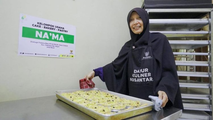 Program BMD Baznas Tingkatkan Usaha Kue Mustahik Raih Omzet Rp27 Juta