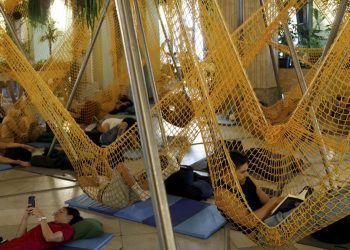 Warga Tidur di Tempat Penampungan Iklim Madrid untuk Menghindari Cuaca Panas