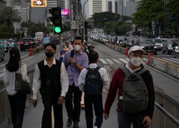 Siasat Buruh Hemat Makan dan Berlangganan Spotify untuk Bertahan Hidup di Jakarta