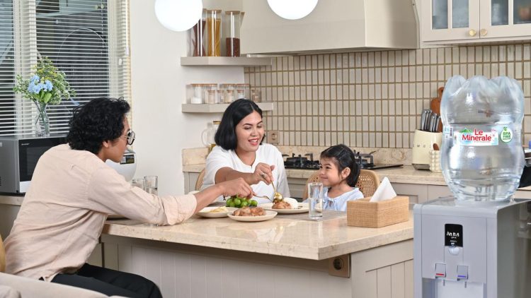 Air Mineral Galon Terbaik untuk Keluarga Pilihan Utama Bunda