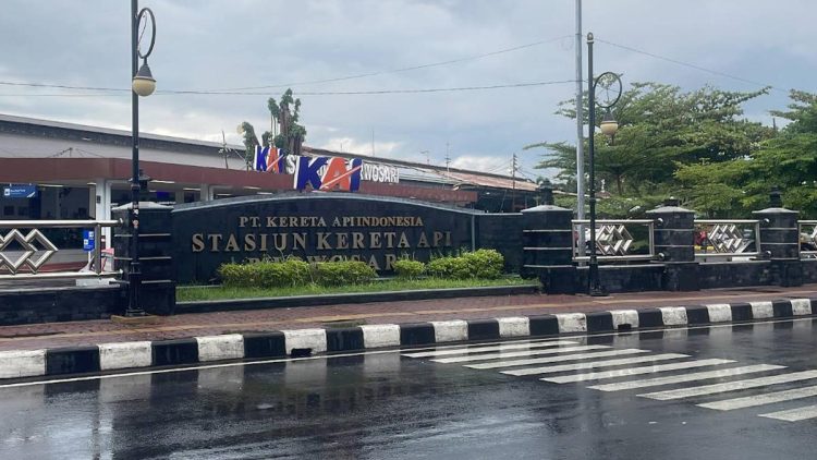 9 Tempat Makan Enak Dekat Stasiun Purwosari Solo yang Wajib Dicoba di 2025