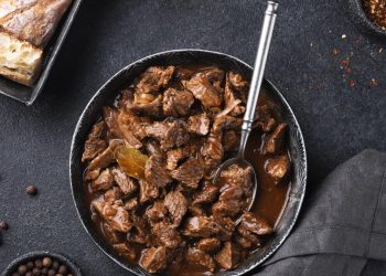6 Bumbu Semur Daging Sapi yang Enak dan Praktis untuk Dihidangkan di Rumah