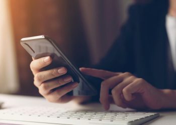 Komentar Lucu Netizen Luar Negri tentang Aksi Demo di DPR