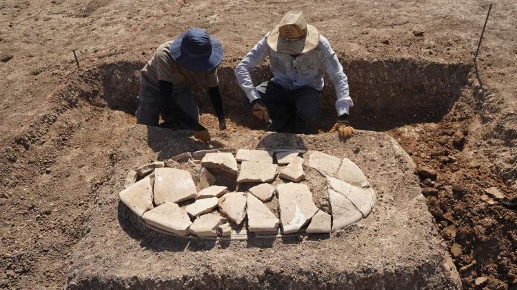 Misteri Makam Kuno Usia 2000 Tahun Terungkap Akibat Kekeringan