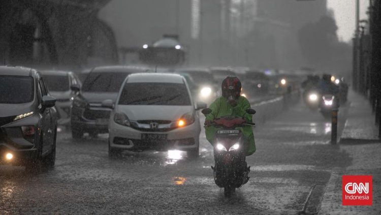 Musim Hujan Tiba Lebih Awal Menurut BMKG, Sampai Kapan Akan Berlangsung?