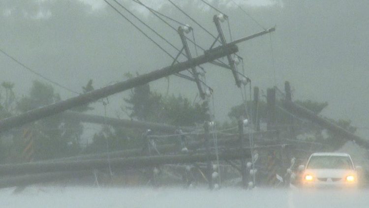 Topan Super Serang Filipina, Waspadai Dampaknya ke Indonesia