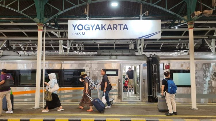 17 Tempat Makan Enak Dekat Stasiun Tugu Bisa Jalan Kaki Kuliner Jogja 2025