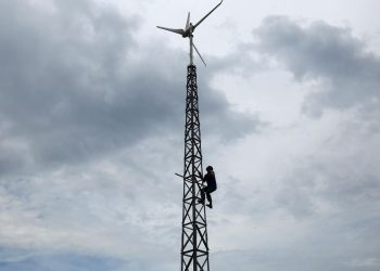 Target Tambahan Listrik 421 GW dari Energi Baru Terbarukan 2025-2034