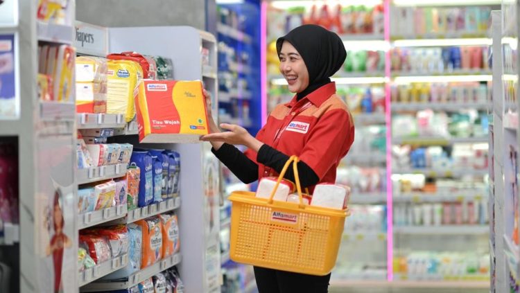26 Tahun Melayani Negeri Alfamart Perluas Dampak Sosial dan Internal