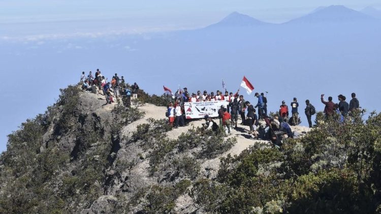ESDM Berbicara tentang Isu Viral Gunung Lawu untuk Proyek Energi Panas Bumi