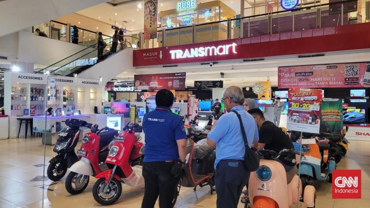 Transmart Gelar Sale Sehari Diskon 50% Ditambah 20% Hari Ini