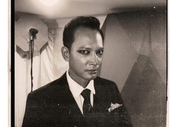 6 Pose Fedi Nuril dengan Jas Formal di Gala Premiere dan Viral Pakai Celak Hitam di FFI 2025