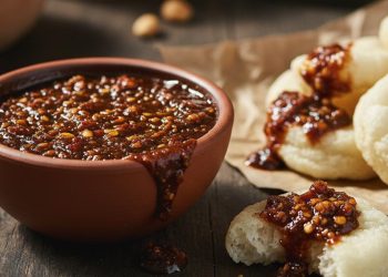 7 Resep Bumbu Rujak Cireng Klasik dan Kental yang Bikin Ketagihan