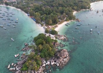 Menjelajahi Tanjung Kelayang, Surga Tropis di Belitung