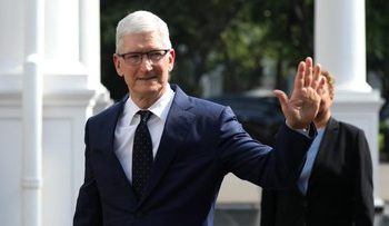 Tim Cook Dikabarkan Akan Mundur dari Apple Tahun Depan, Ada Apa?