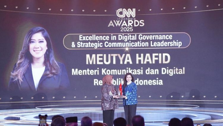 Meutya Hafid Menerima Penghargaan Keunggulan dalam Tata Kelola Digital