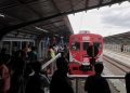 Tradisi Last Run KAI Perpisahan 3 Seri KRL Eks Jepang