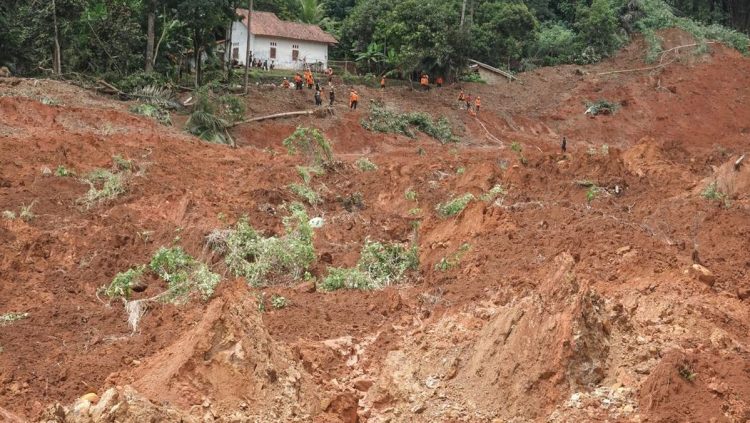 Pemicu Longsor di Cilacap Menurut BMKG dan Waspada Cuaca Ekstrem