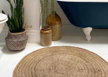 8 Tanaman Hias Ideal untuk Kamar Mandi Lembap dan Tanpa Jendela