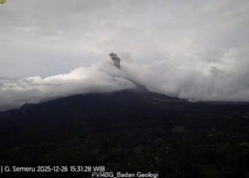Gunung Semeru Erupsi Lagi Sore Ini, Warga Dilarang Beraktivitas di Besuk Kobokan