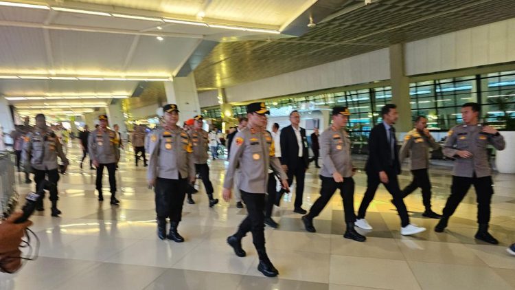 Kapolda Metro Tinjau Pengamanan Nataru di Bandara Soetta dan Jelas Alur Polisi