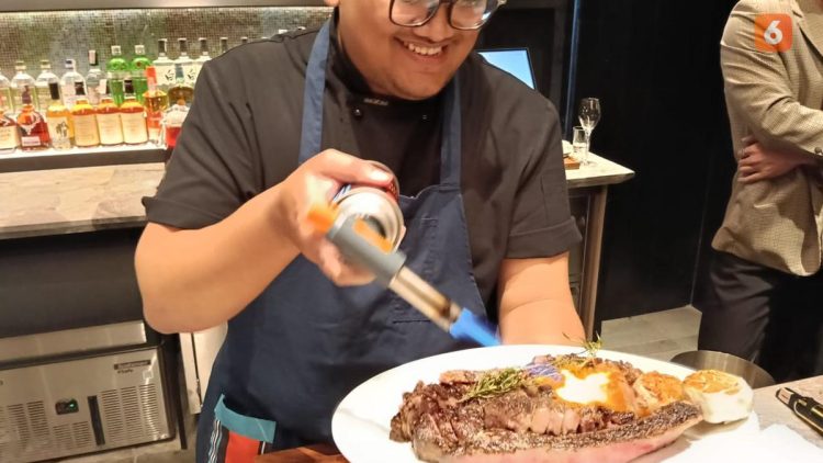 Melokal dengan Garam Kusamba dan Kayu Rambutan Dapur yang Baru Dibuka Kembali