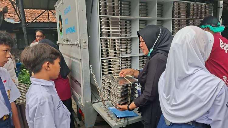 Program MBG di SMPN 01 Tamansari Bogor, Menu Beragam dan Penuhi Gizi Seimbang