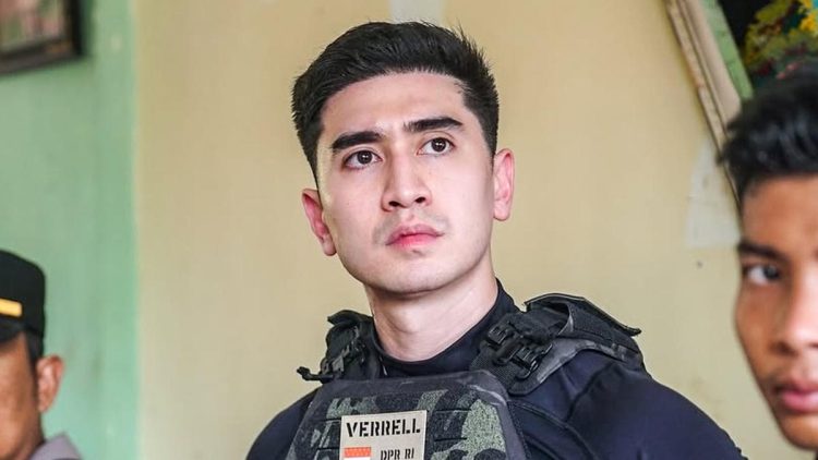 Viral karena Dipakai Verrell Bramasta Bantu Korban Banjir, Pahami Beda Rompi Taktis dan Antipeluru