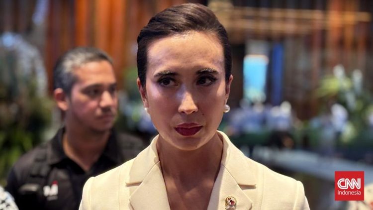 Menpar Klarifikasi Kehadiran Turis di Bali