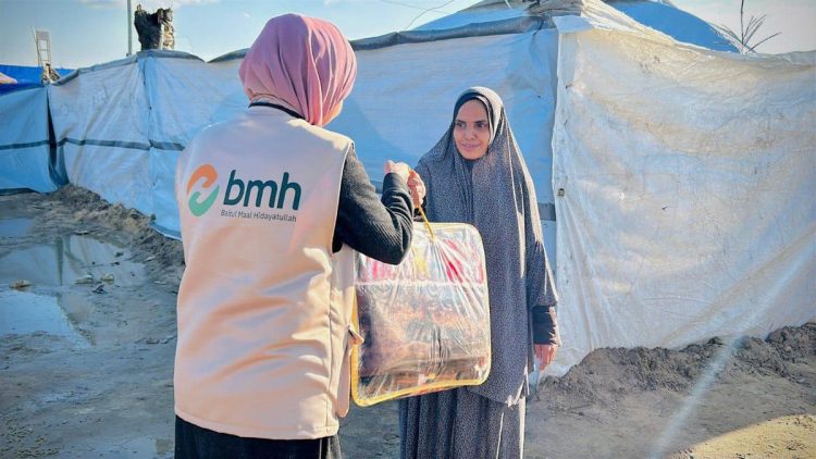 Selimut Penghangat dari Indonesia untuk Warga Gaza Utara di Musim Dingin
