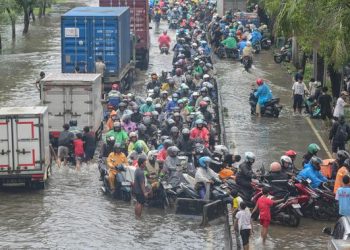Banjir Kembali Genangi Jalan Tubagus Angke dan Daan Mogot