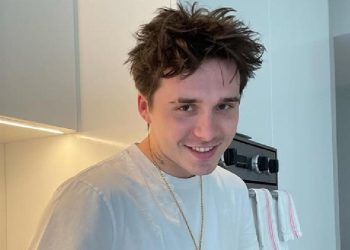 Buku Foto Brooklyn Beckham Dijual di Situs Barang Bekas dengan Kenaikan Harga 1600 Persen