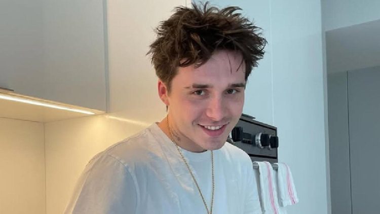 Buku Foto Brooklyn Beckham Dijual di Situs Barang Bekas dengan Kenaikan Harga 1600 Persen