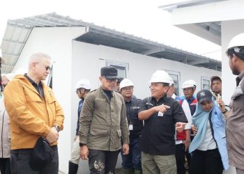Serahkan 90 Kunci Rumah Huntara ke Pemkab Aceh Tamiang