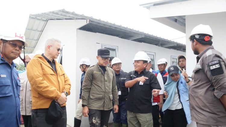 Serahkan 90 Kunci Rumah Huntara ke Pemkab Aceh Tamiang