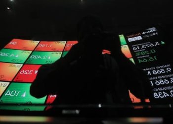 IHSG Anjlok 8 Persen, Ekonom Sebut Momentum Perbaikan Pasar Saham