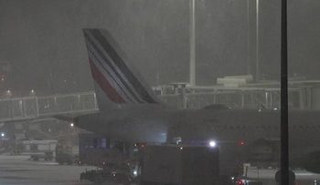 Ratusan Penerbangan Eropa Terhambat Karena Badai Salju