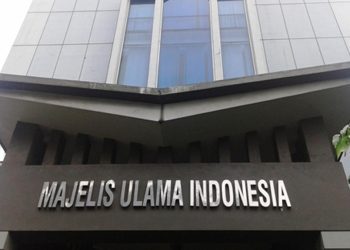 Hukum Buang Sampah ke Sungai Danau Laut Dilarang