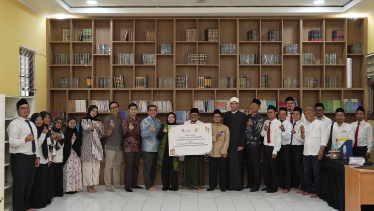 Salurkan Surplus Underwriting 2024 Rp250 Juta ke Baznas oleh AXA Mandiri